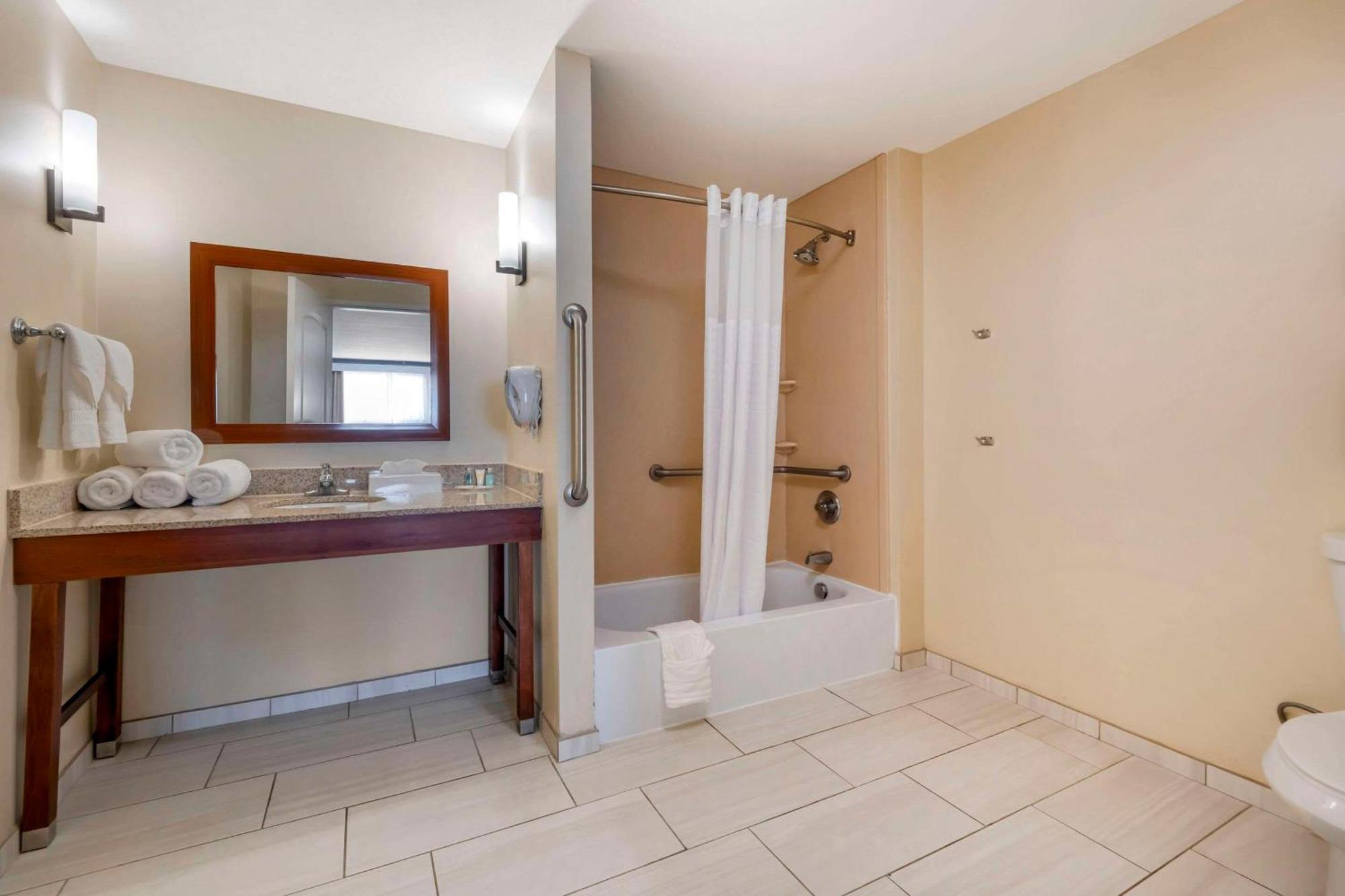 אליזבתטאון Comfort Suites מראה חיצוני תמונה